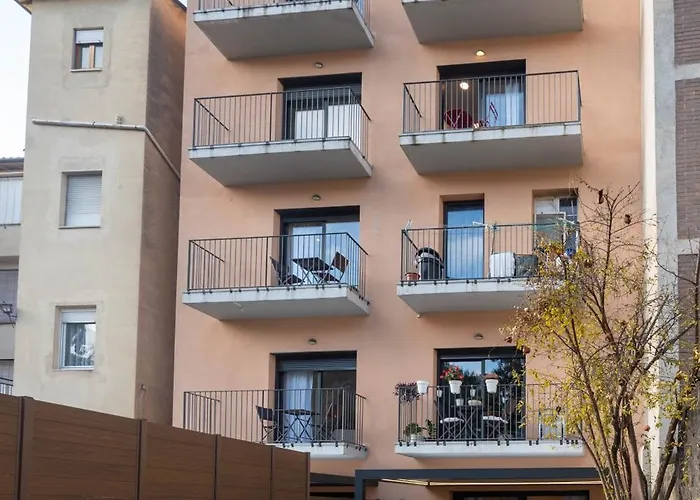 Modern Building Жирона