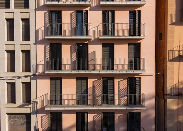 Modern Building Жирона